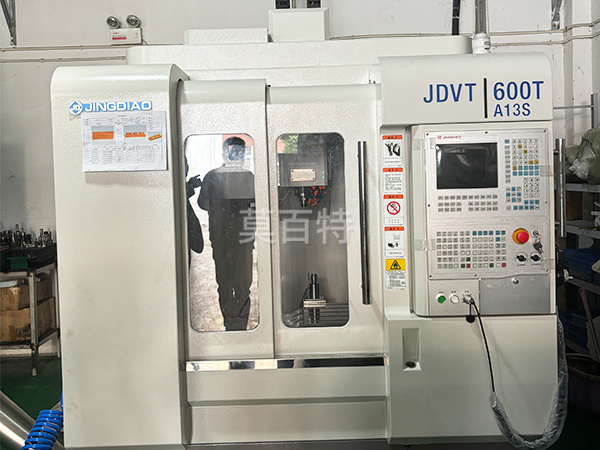 精雕機